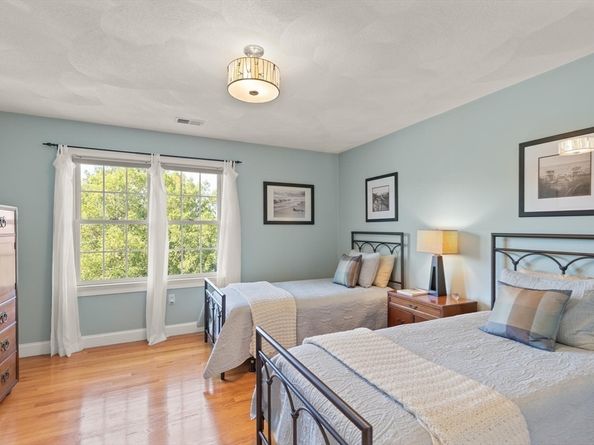 4 Cheever Ave, Saugus MA 01906