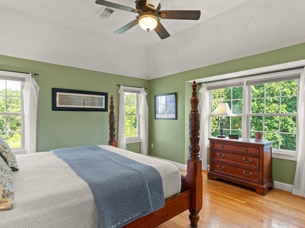 4 Cheever Ave, Saugus MA 01906