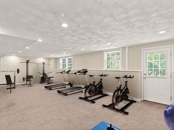 4 Cheever Ave, Saugus MA 01906