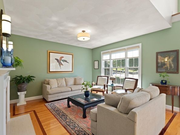 4 Cheever Ave, Saugus MA 01906