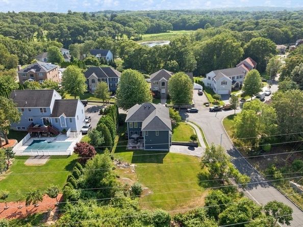 4 Cheever Ave, Saugus MA 01906