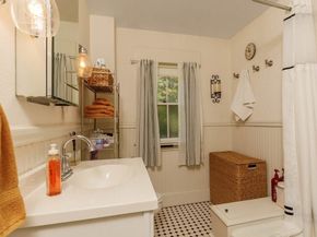 8 High Street, Ashburnham MA 01430