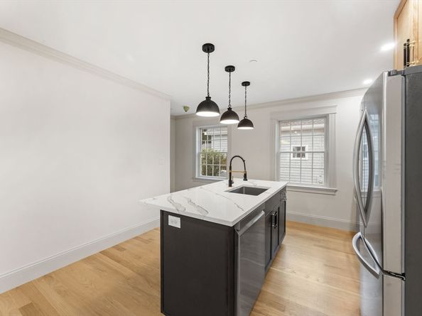 9 Swan St 1, Beverly MA 01915