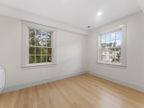 9 Swan St 1, Beverly MA 01915