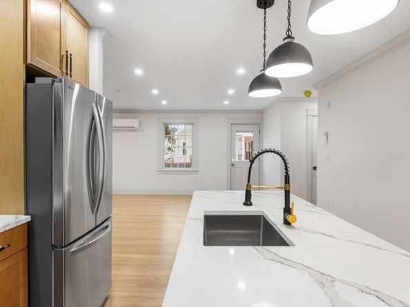 9 Swan St 1, Beverly MA 01915
