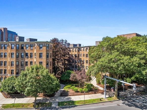 116 Riverway 14, Boston MA 02215