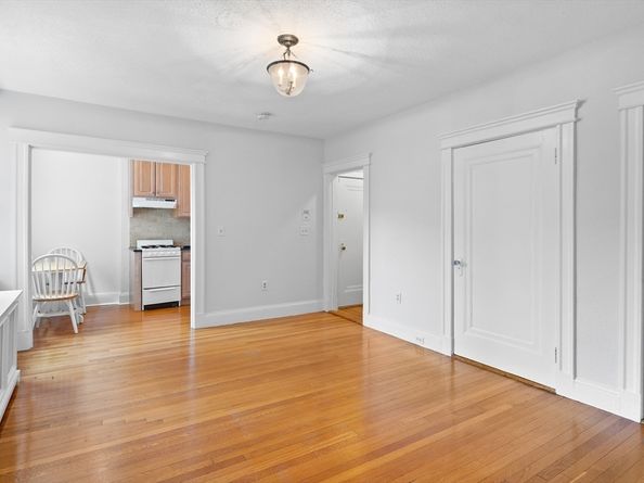 116 Riverway 14, Boston MA 02215