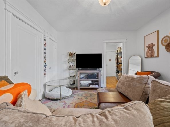 116 Riverway 14, Boston MA 02215