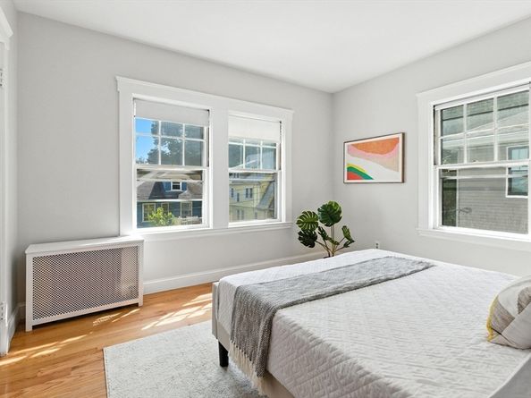 21 Upcrest Rd, Boston MA 02135