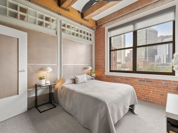 33 Sleeper St 404, Boston MA 02210