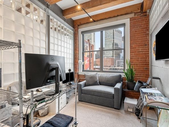 33 Sleeper St 404, Boston MA 02210
