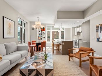 100 Lovejoy Wharf