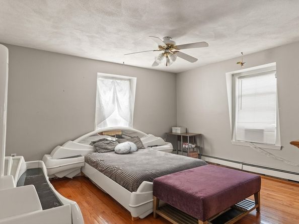 5 Washington Sq, Gloucester MA 01930