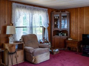 11 Jeri Dr, Athol MA 01331