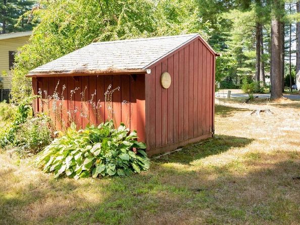 11 Jeri Dr, Athol MA 01331
