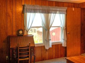 11 Jeri Dr, Athol MA 01331