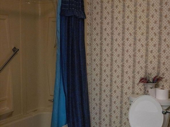 11 Jeri Dr, Athol MA 01331