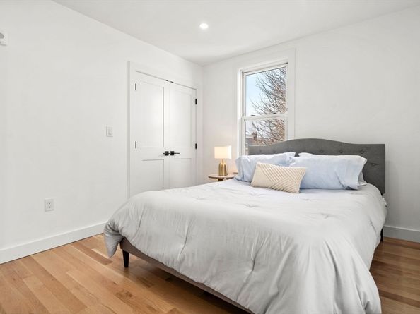 63 Oak St 3, Somerville MA 02143