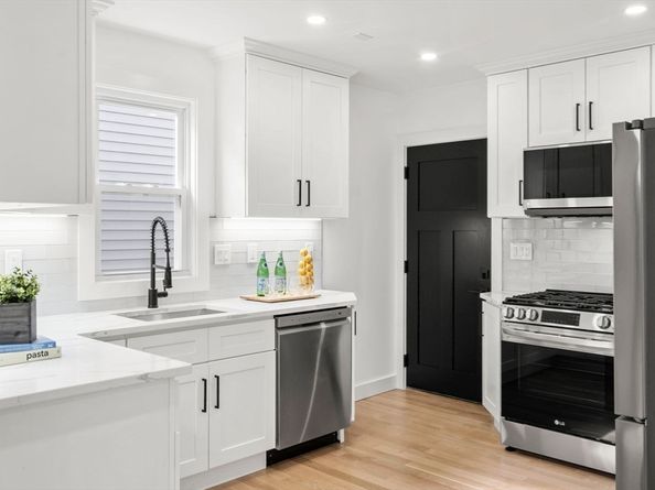 63 Oak St 3, Somerville MA 02143