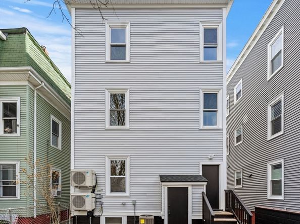 63 Oak St 3, Somerville MA 02143