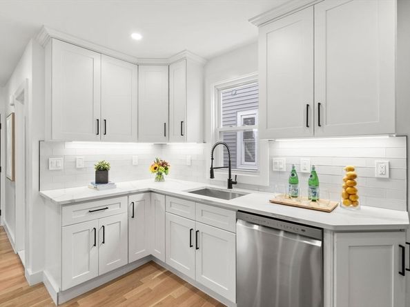 63 Oak St 3, Somerville MA 02143