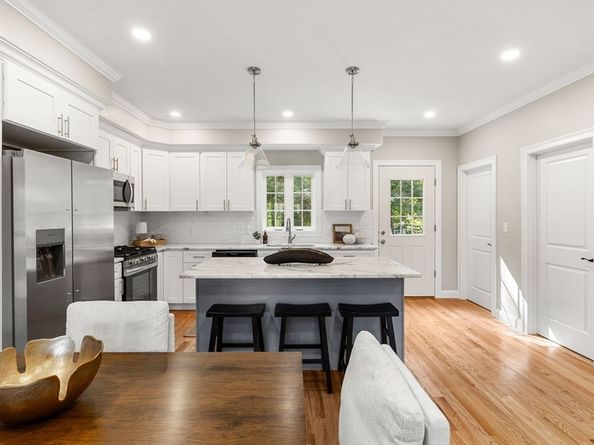 156 Chestnut St. 14, North Andover MA 01845