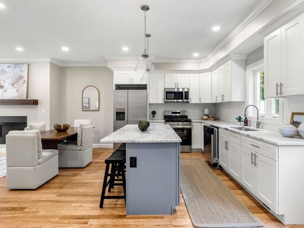 156 Chestnut St. 14, North Andover MA 01845