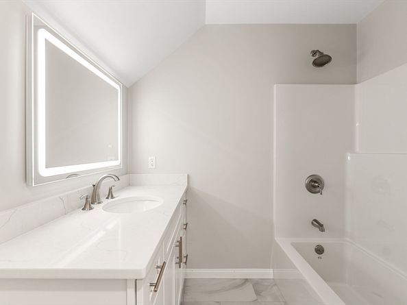156 Chestnut St. 14, North Andover MA 01845