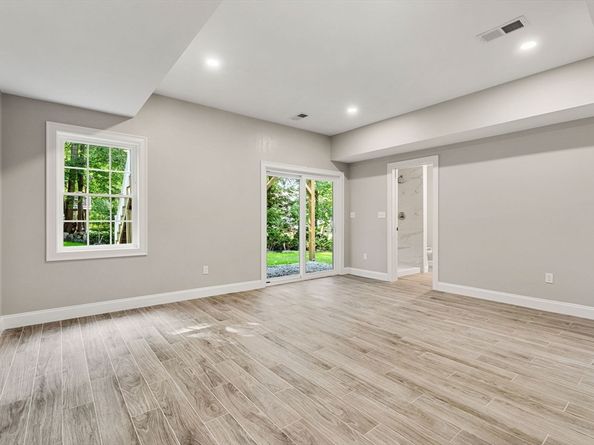 156 Chestnut St. 14, North Andover MA 01845