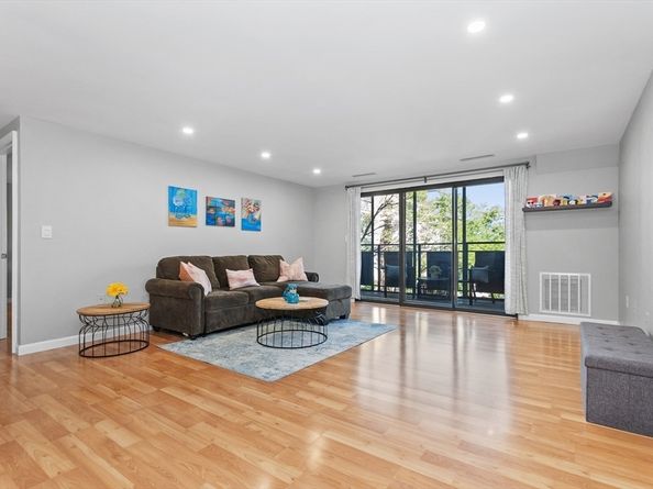 22 Ninth St 503, Medford MA 02155