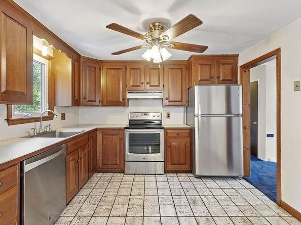 4 Whipple Rd, Peabody MA 01960
