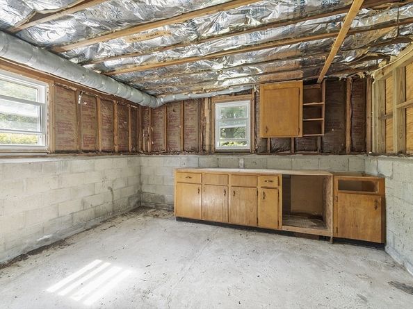 4 Whipple Rd, Peabody MA 01960