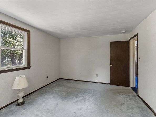 4 Whipple Rd, Peabody MA 01960