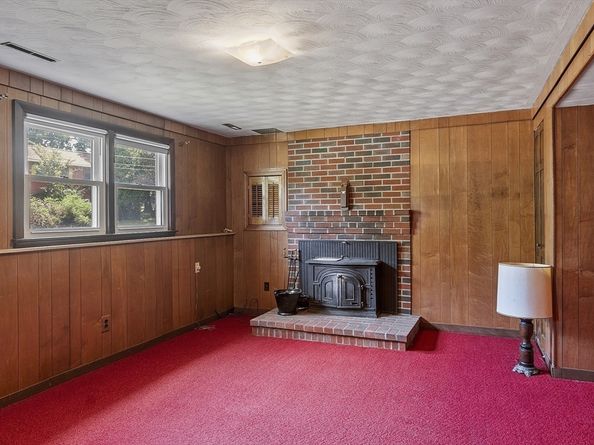4 Whipple Rd, Peabody MA 01960
