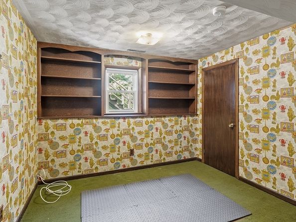 4 Whipple Rd, Peabody MA 01960