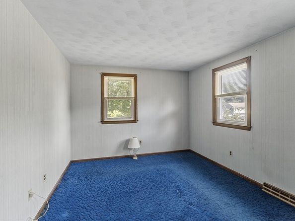 4 Whipple Rd, Peabody MA 01960