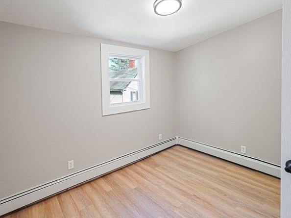621 Main St A, Sturbridge MA 01518