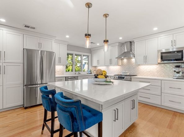 118 Dimmock St, Quincy MA 02169
