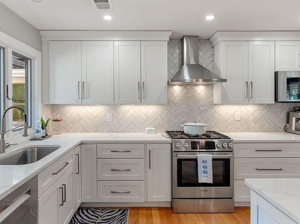 118 Dimmock St, Quincy MA 02169