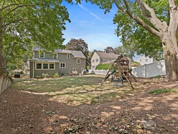 16 Plymouth Cir, Melrose MA 02176