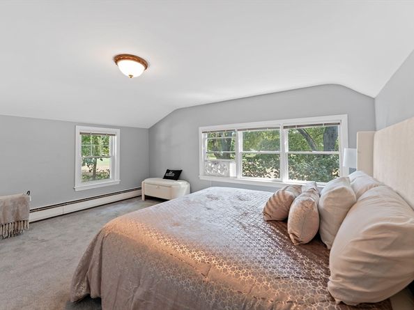 16 Plymouth Cir, Melrose MA 02176