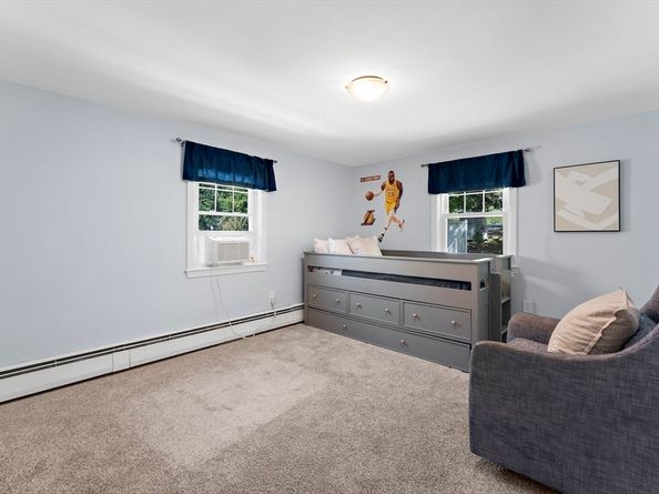 16 Plymouth Cir, Melrose MA 02176