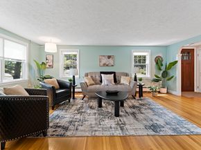 16 Plymouth Cir, Melrose MA 02176