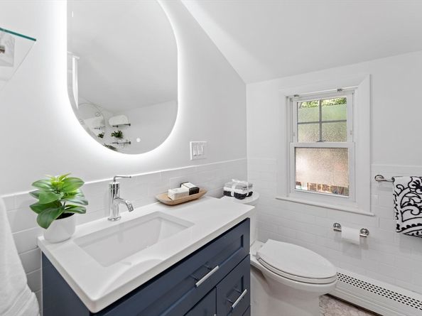 16 Plymouth Cir, Melrose MA 02176