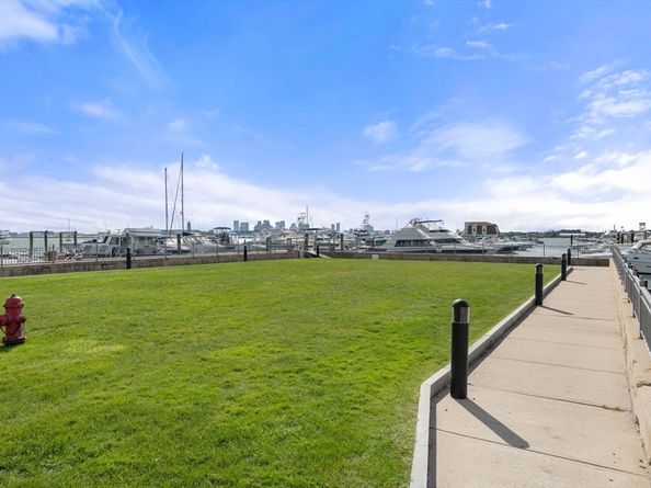 550 Pleasant St 307, Winthrop MA 02152