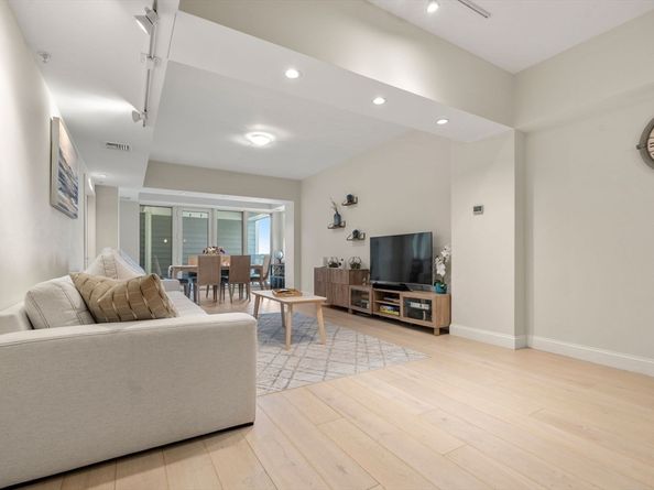 550 Pleasant St 307, Winthrop MA 02152