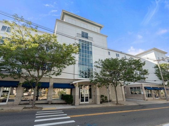 550 Pleasant St 307, Winthrop MA 02152