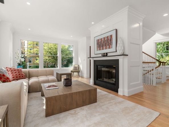 85 Naples Rd 1, Brookline MA 02445