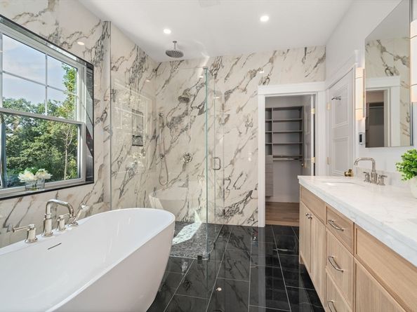 85 Naples Rd 1, Brookline MA 02445