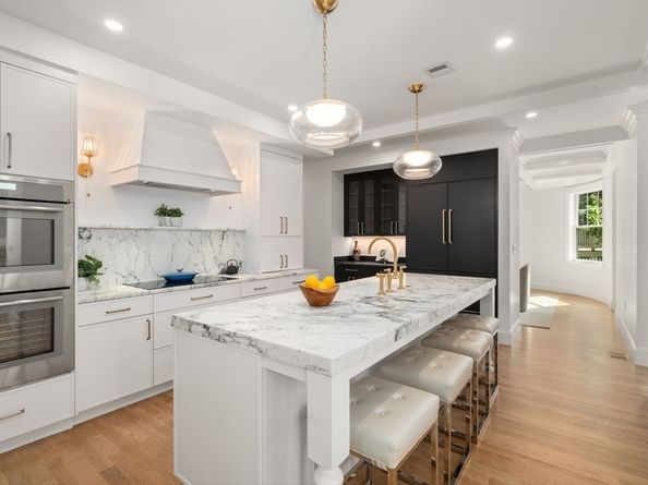 85 Naples Rd 1, Brookline MA 02445